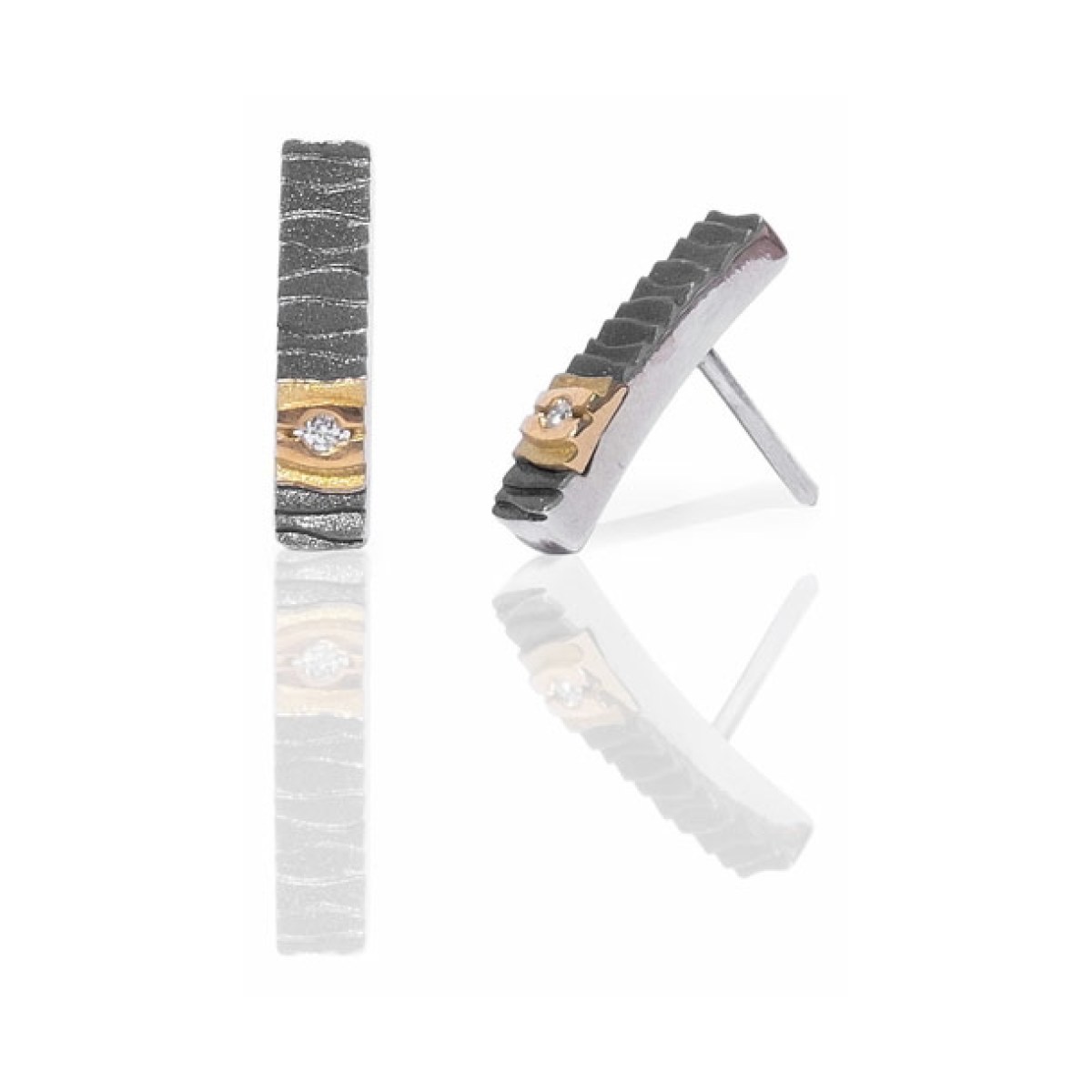 Delta small earrings van Arior Barcelona
