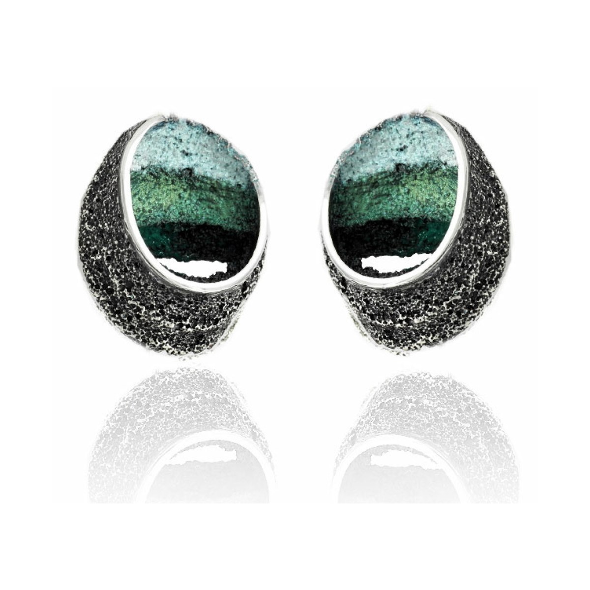 Emerald-green Sinera big earrings van Arior Barcelona