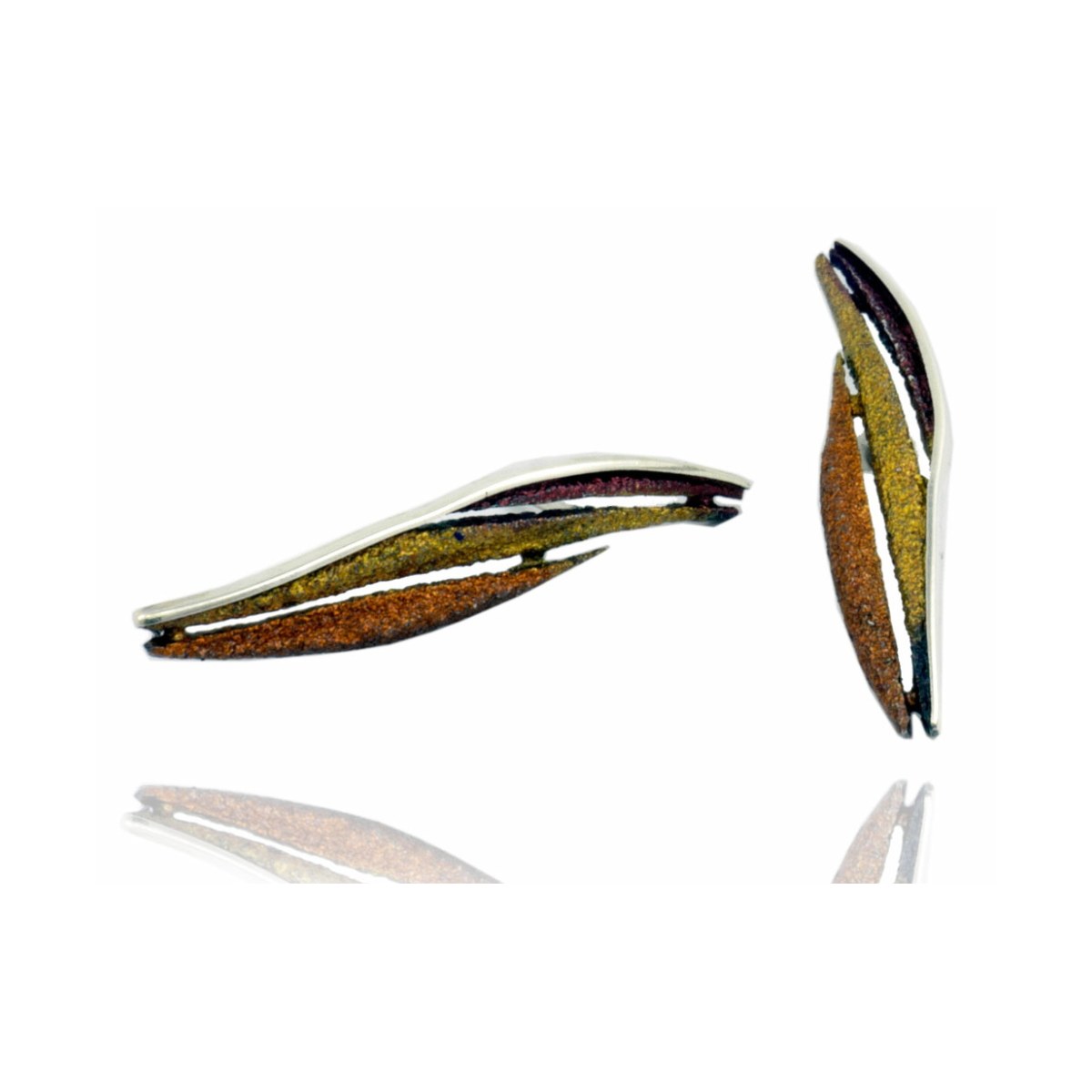 Bori ochre earring van Arior Barcelona