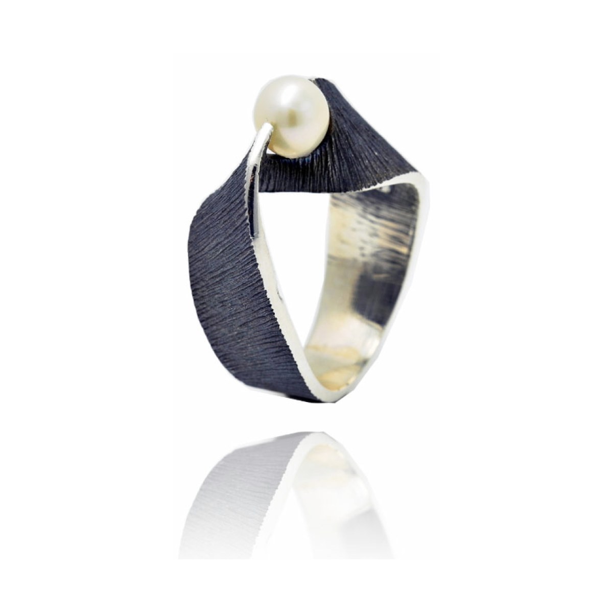 Moebius big ring van Arior Barcelona