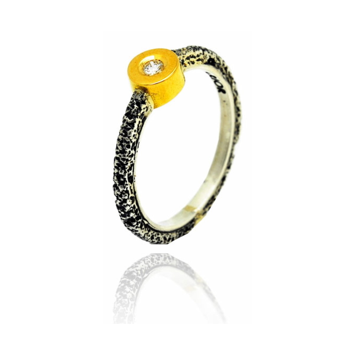 Textured Kora Ring, Large Round Diamond Setting van Arior Barcelona