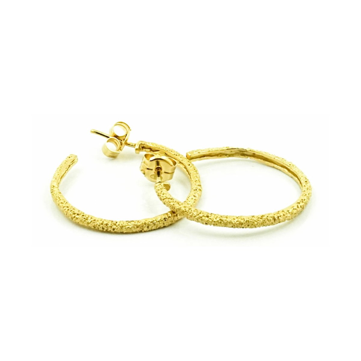 Desert big half-round earring van Arior Barcelona