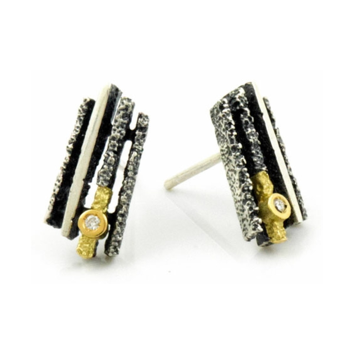 Junc little earring van Arior Barcelona