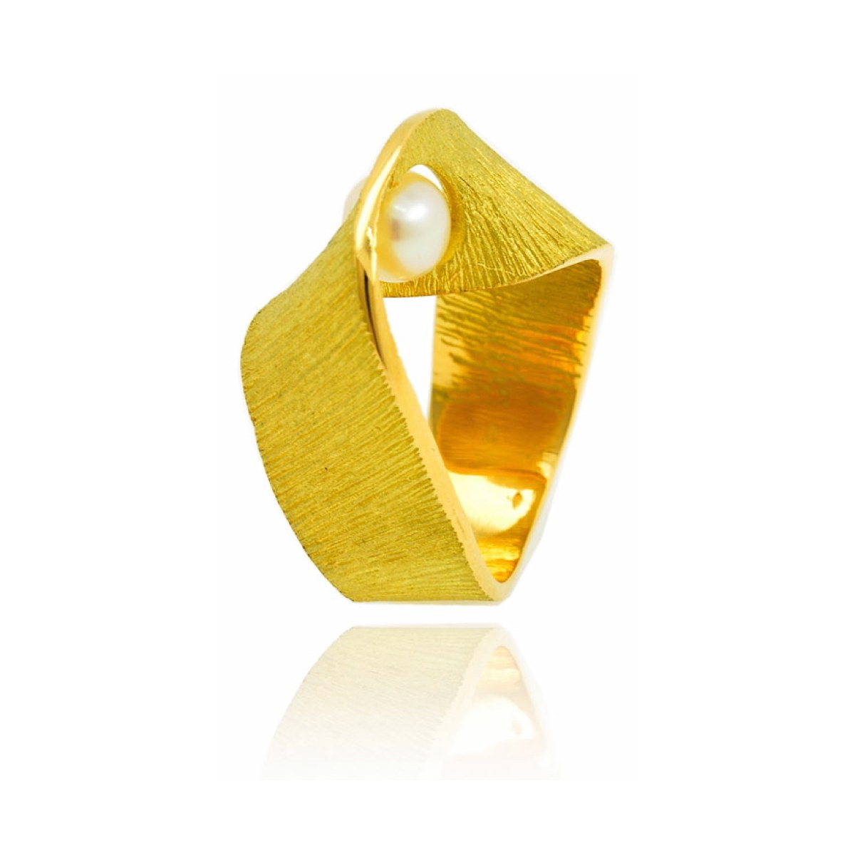 Moebius Ring with Pearl Inside van Arior Barcelona
