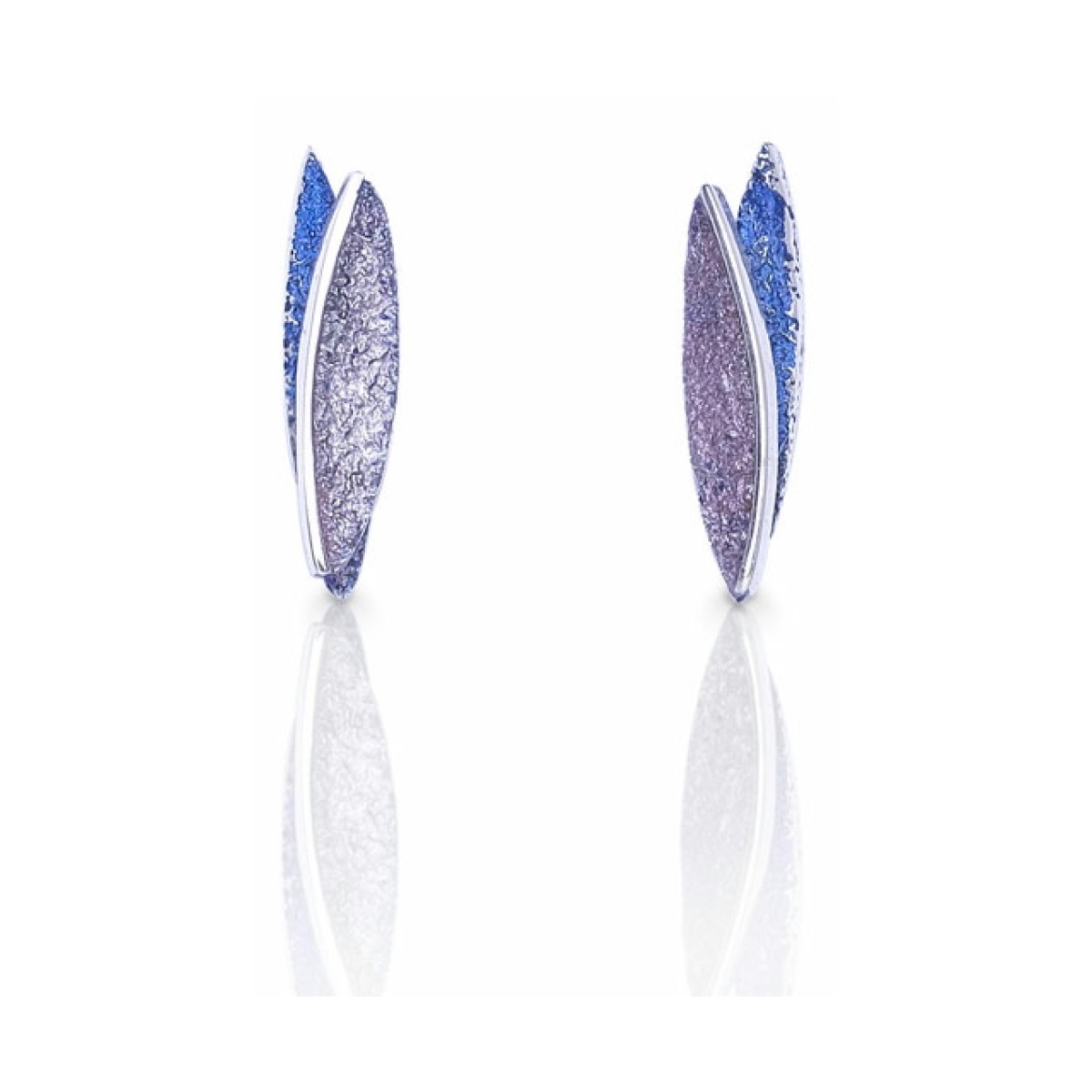 Lara lila small earring van Arior Barcelona