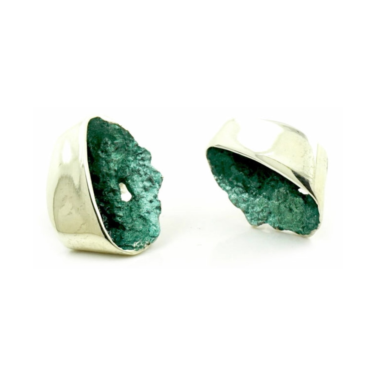Gala emeral green small earrings van Arior Barcelona
